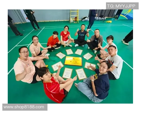 成都羽毛球队在比赛中展现实力经验排名创新高引发广泛关注与热议 成都羽毛球队在比赛中展现实力经验排名创新高引发广泛关注与热议